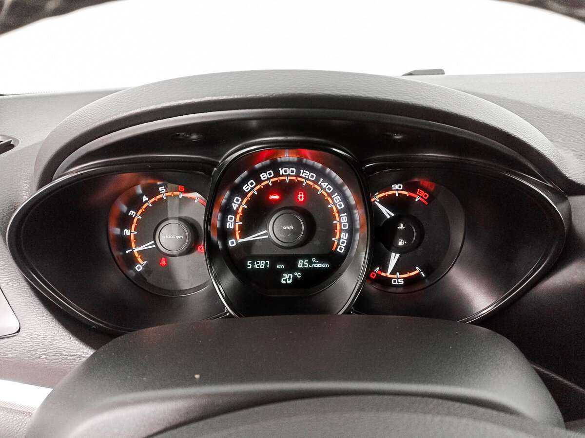 Lada (ВАЗ) Vesta с пробегом — 2020 год. Фото: #10