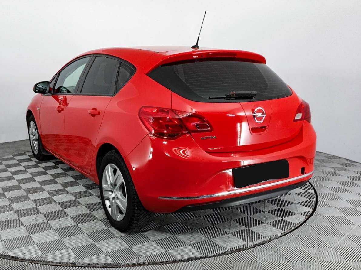 Opel Astra с пробегом — 2012 год. Фото: #5