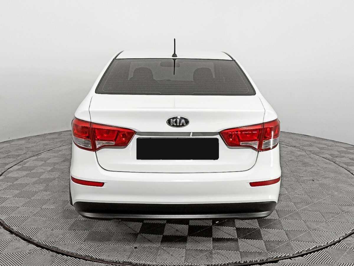 Kia Rio с пробегом — 2015 год. Фото: #5