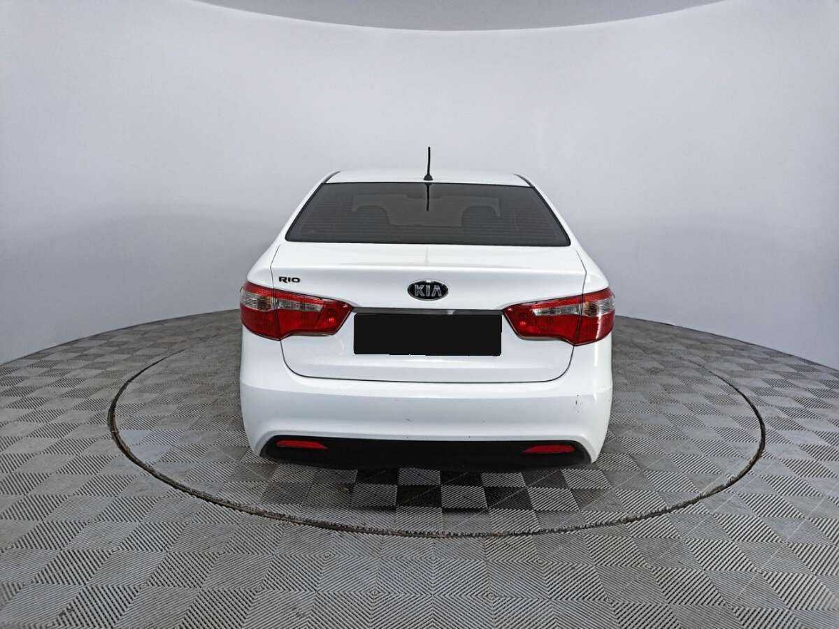 Kia Rio с пробегом — 2014 год. Фото: #5