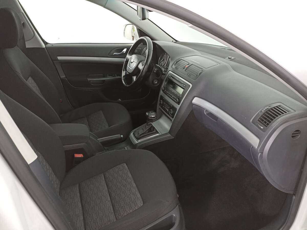 Skoda Octavia с пробегом — 2012 год. Фото: #10