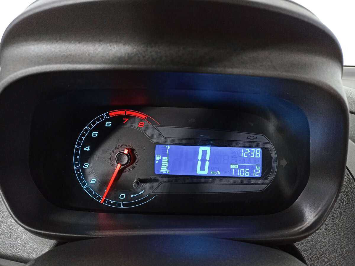 Chevrolet Cobalt с пробегом — 2014 год. Фото: #10