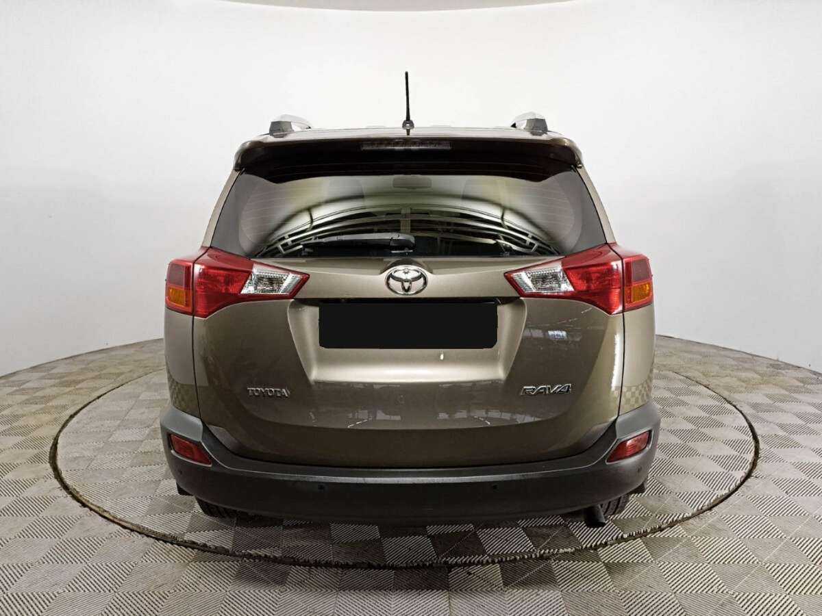 Toyota RAV4 с пробегом — 2014 год. Фото: #5