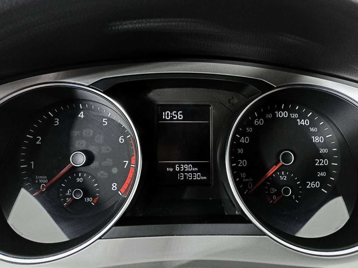 Volkswagen Jetta с пробегом — 2016 год. Фото: #12