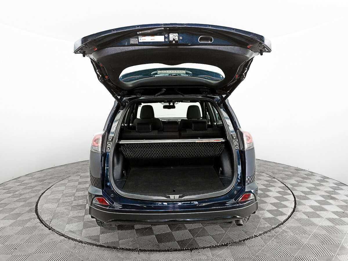 Toyota RAV4 с пробегом — 2019 год. Фото: #9