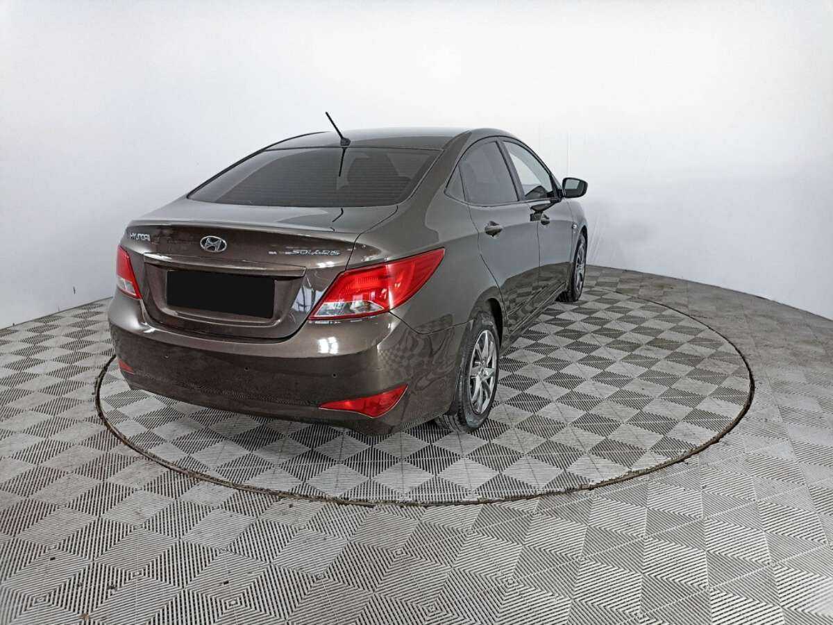 Hyundai Solaris с пробегом — 2015 год. Фото: #4