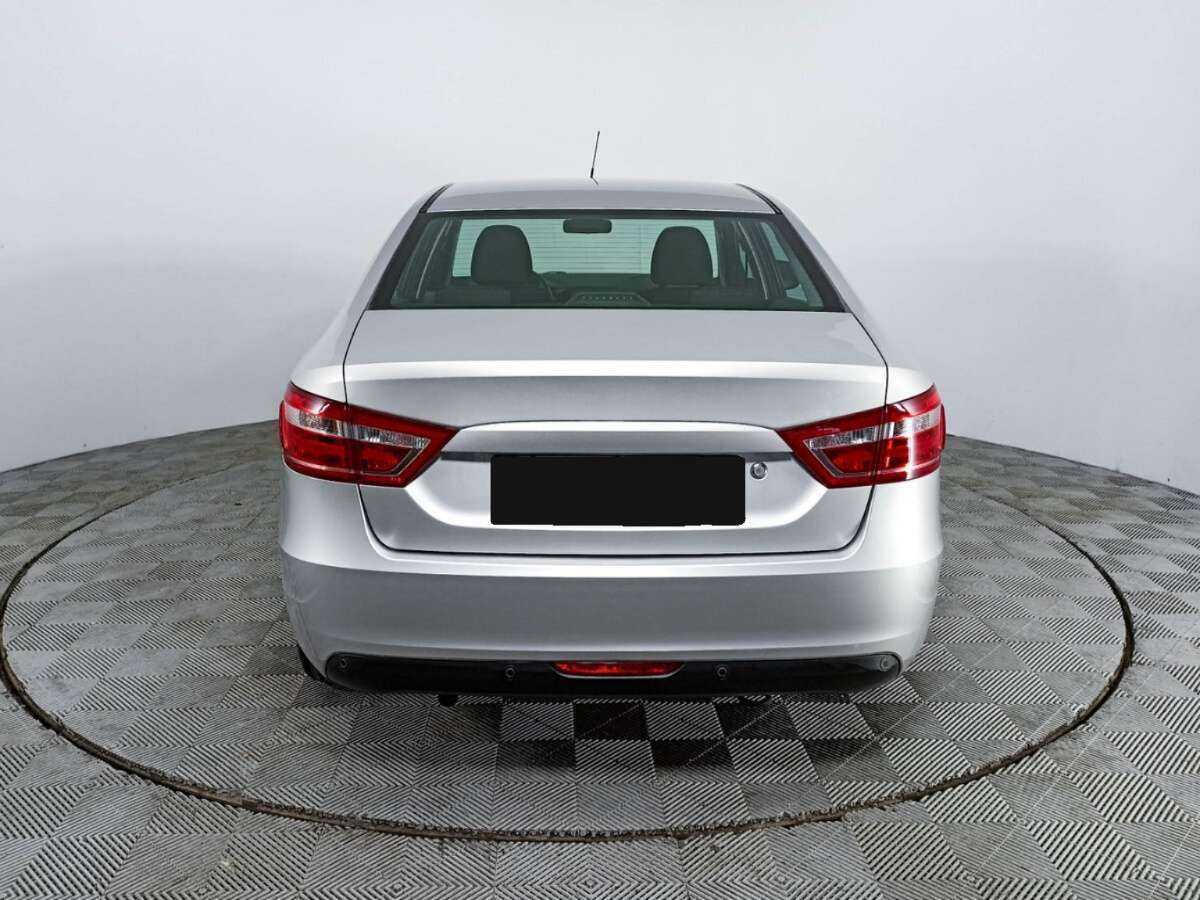 Lada (ВАЗ) Vesta с пробегом — 2015 год. Фото: #4