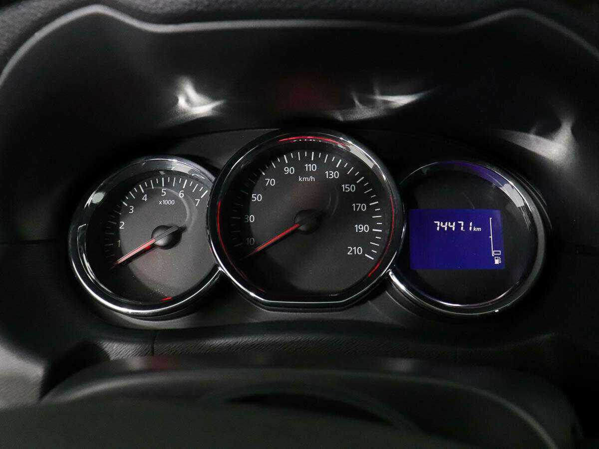 Nissan Terrano с пробегом — 2016 год. Фото: #9