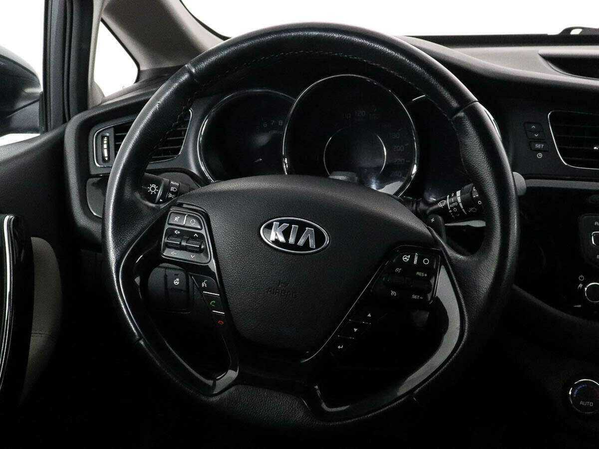 Kia Ceed с пробегом — 2015 год. Фото: #11