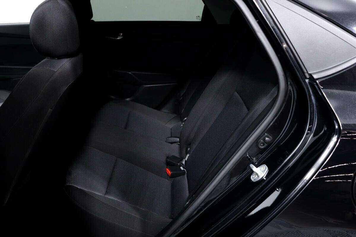 Hyundai Solaris с пробегом — 2021 год. Фото: #11