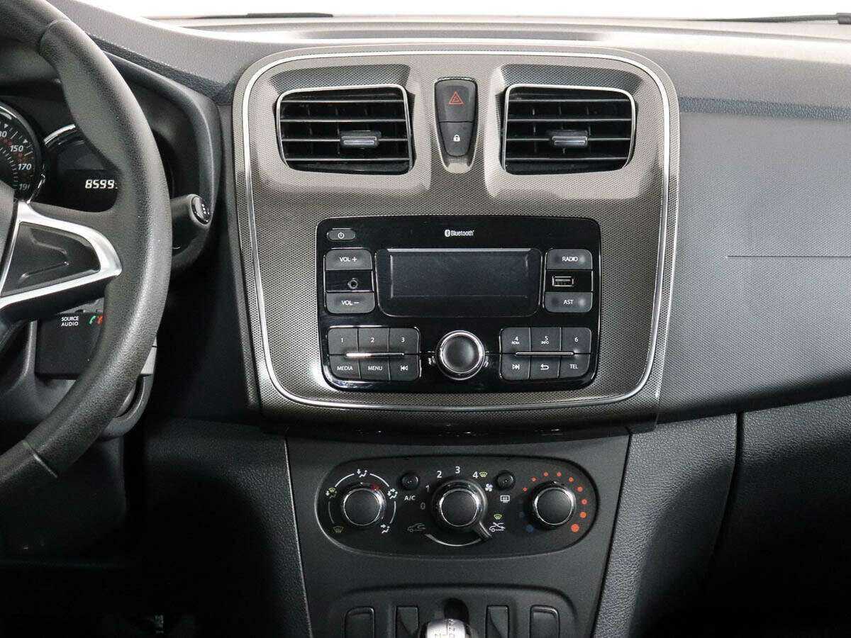 Renault Logan с пробегом — 2020 год. Фото: #11