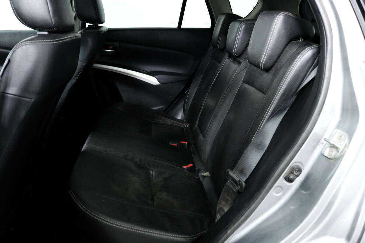 Suzuki SX4 с пробегом — 2014 год. Фото: #11