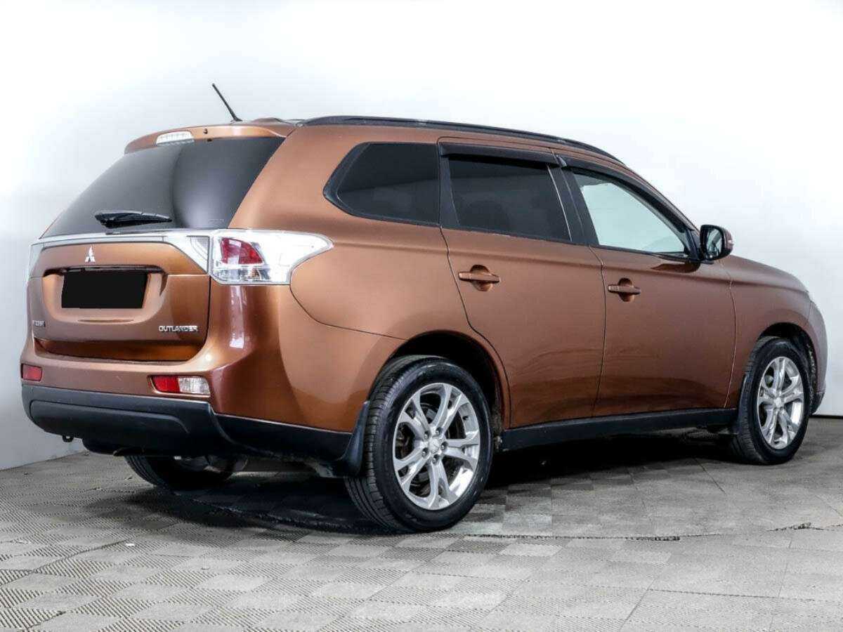 Mitsubishi Outlander с пробегом — 2012 год. Фото: #3