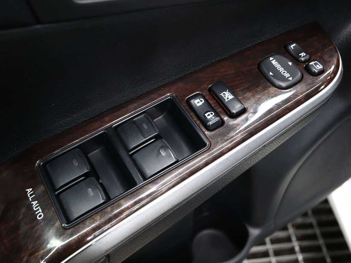 Toyota Camry с пробегом — 2016 год. Фото: #6