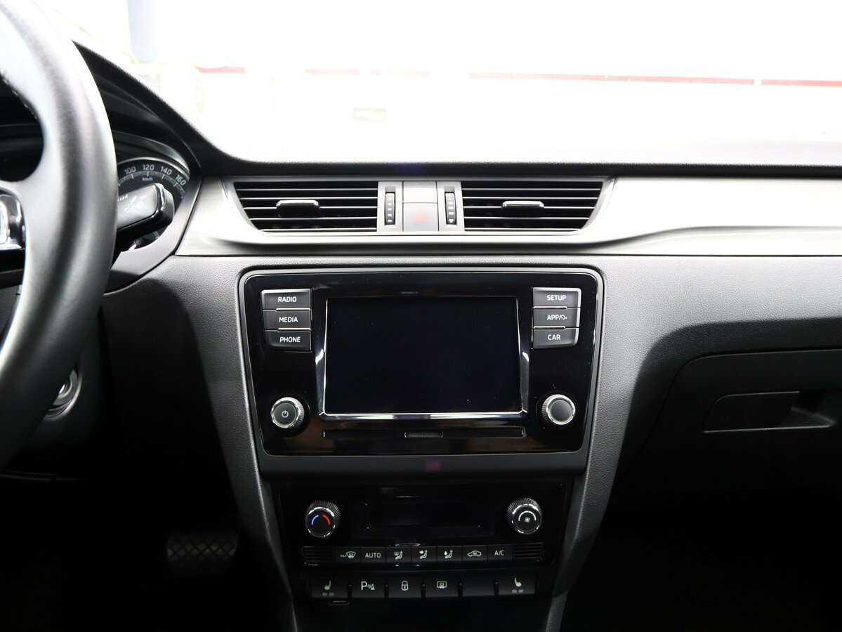 Skoda Rapid с пробегом — 2018 год. Фото: #16