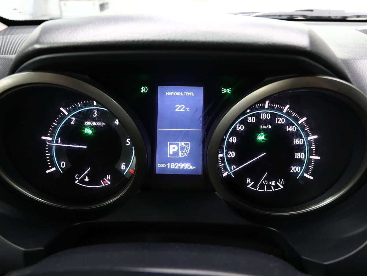 Toyota Land Cruiser Prado с пробегом — 2013 год. Фото: #11