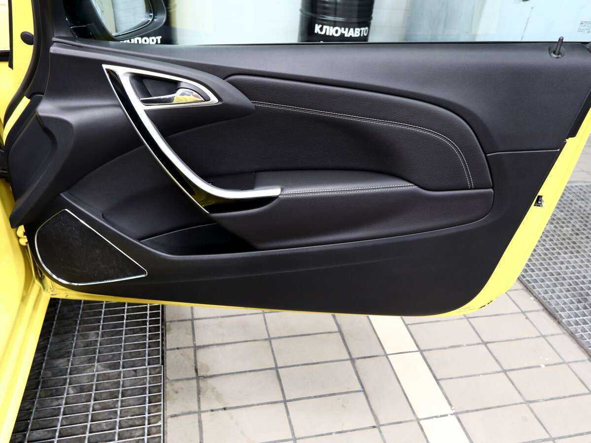 Opel Astra с пробегом — 2014 год. Фото: #15