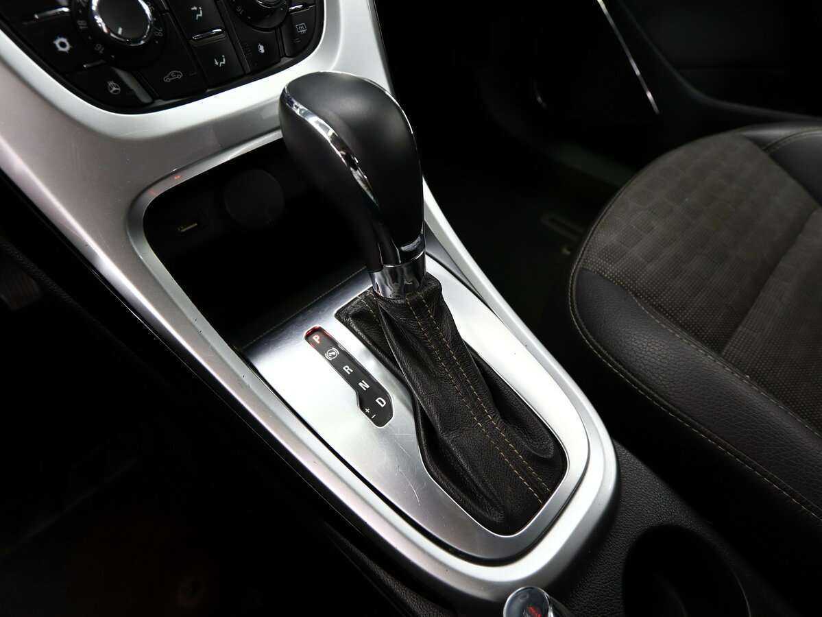 Opel Astra с пробегом — 2014 год. Фото: #16