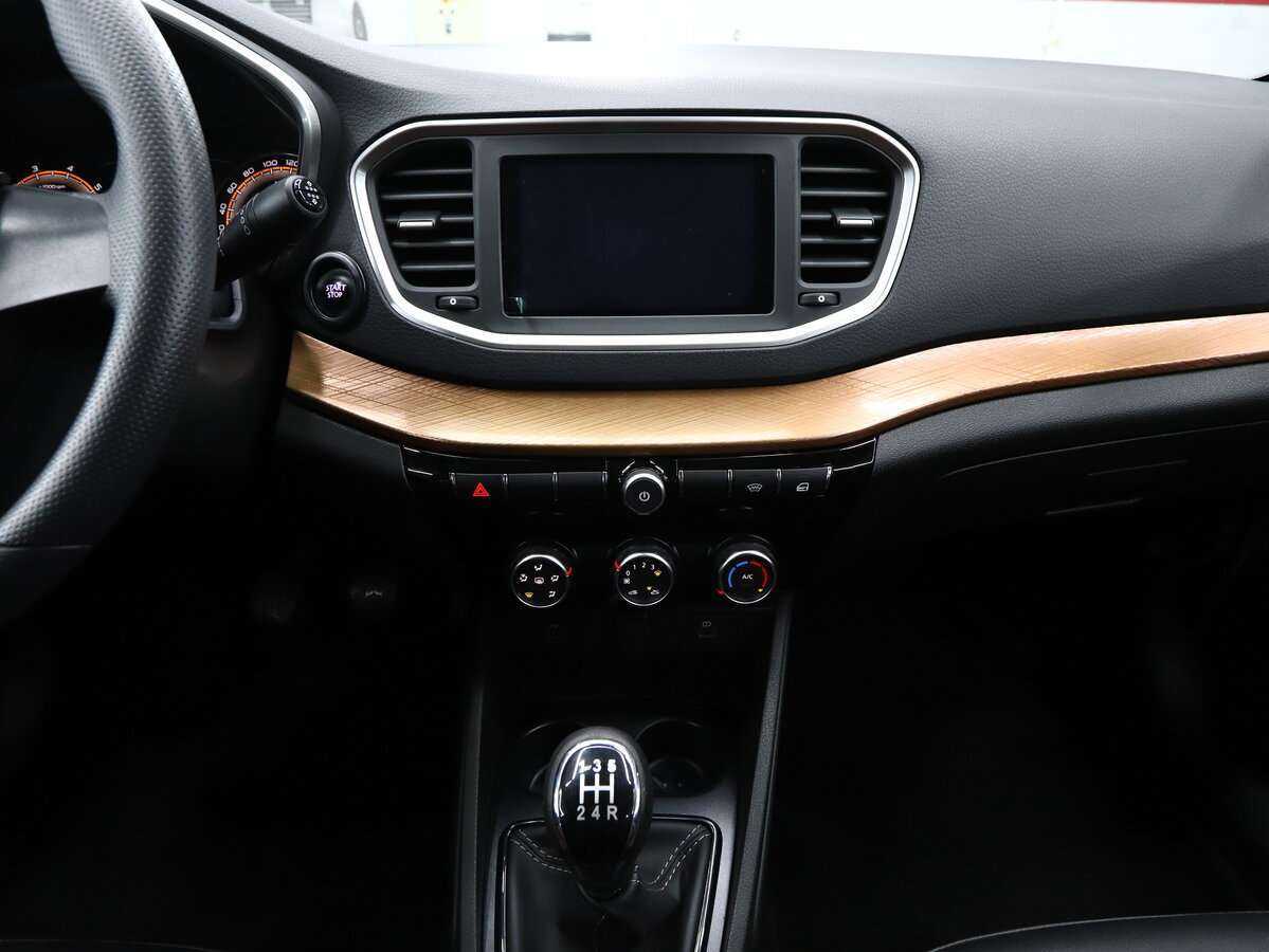 Lada (ВАЗ) Vesta с пробегом — 2024 год. Фото: #18