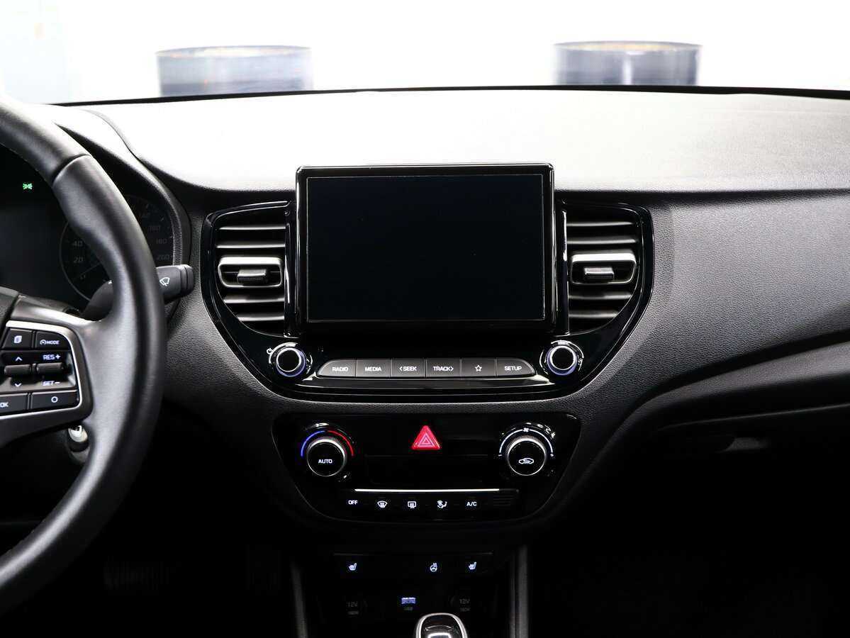 Hyundai Solaris с пробегом — 2022 год. Фото: #16