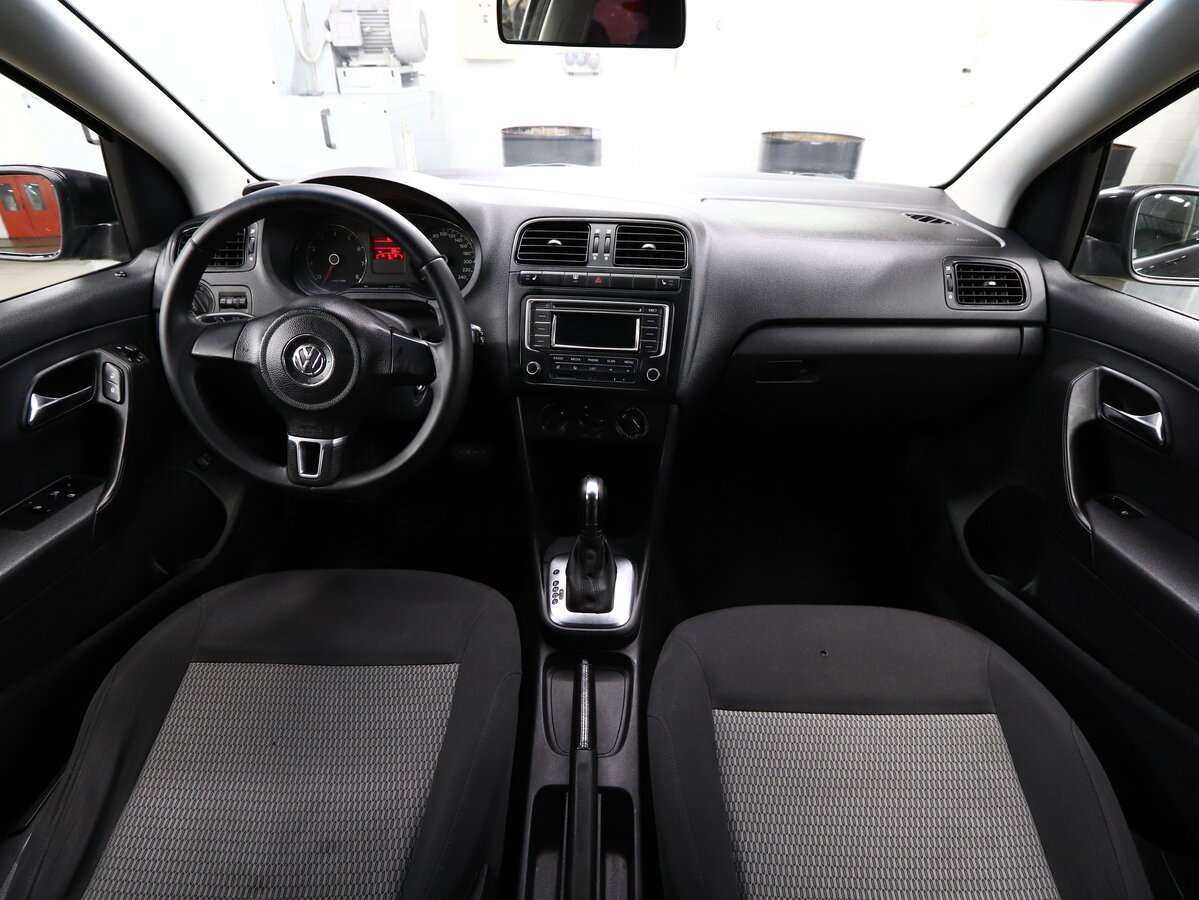 Volkswagen Polo с пробегом — 2013 год. Фото: #8