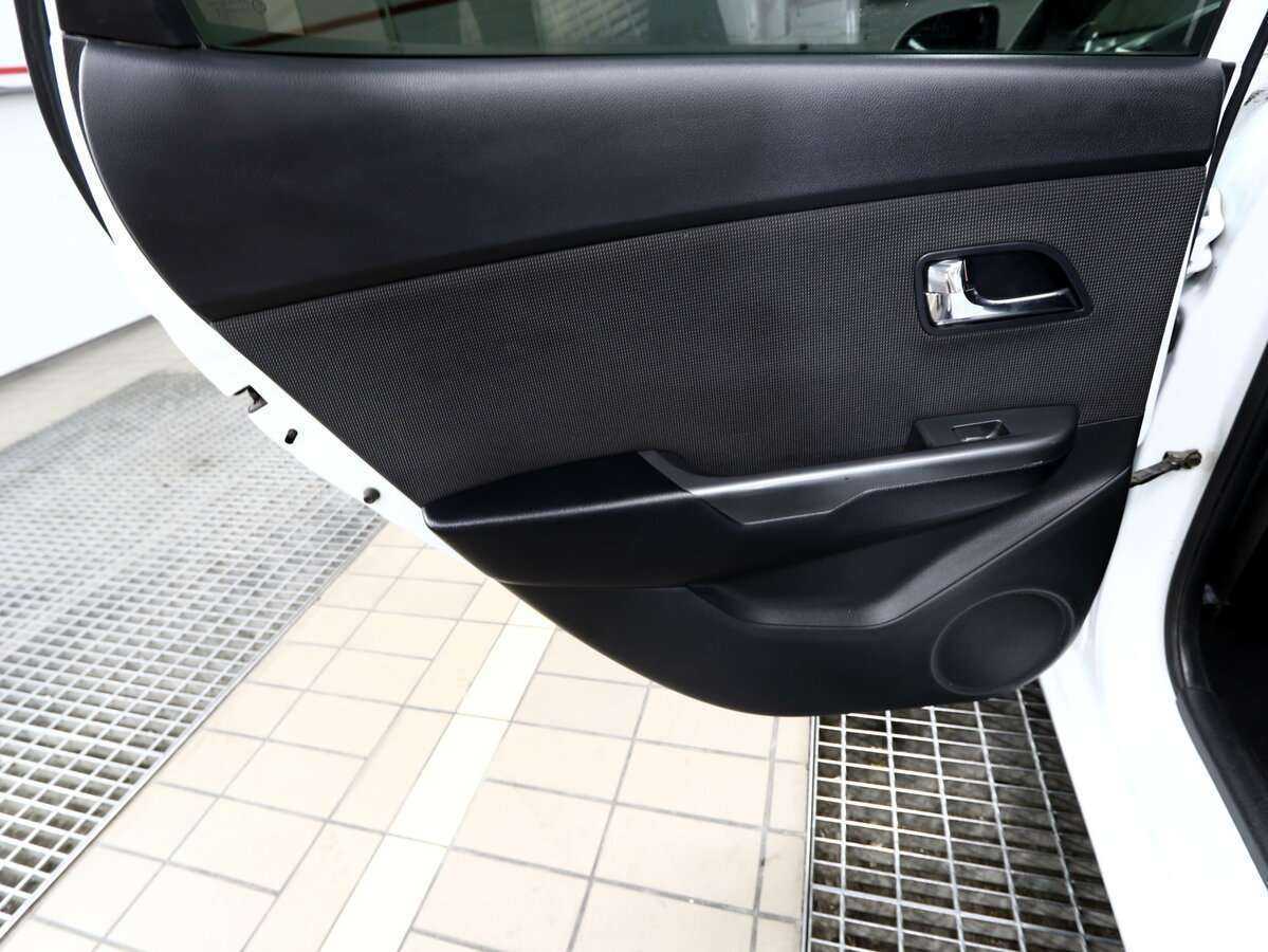 Kia Rio с пробегом — 2012 год. Фото: #13