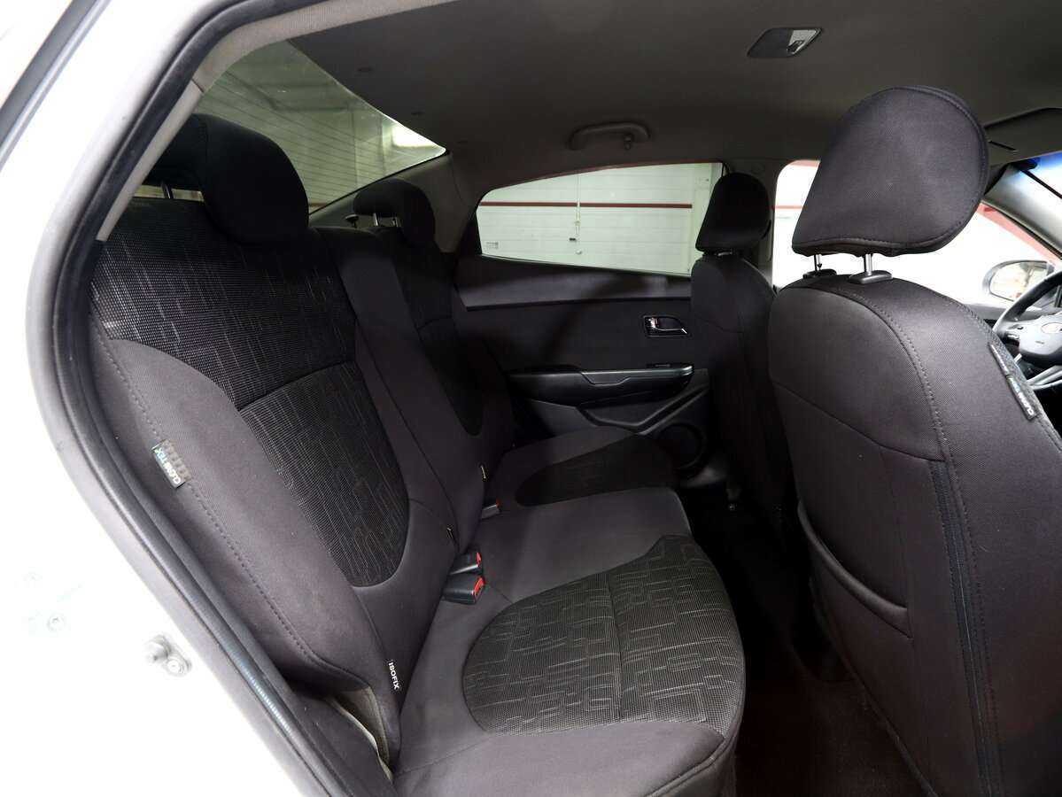 Kia Rio с пробегом — 2012 год. Фото: #18