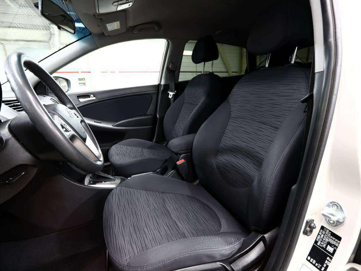 Hyundai Solaris с пробегом — 2015 год. Фото: #8