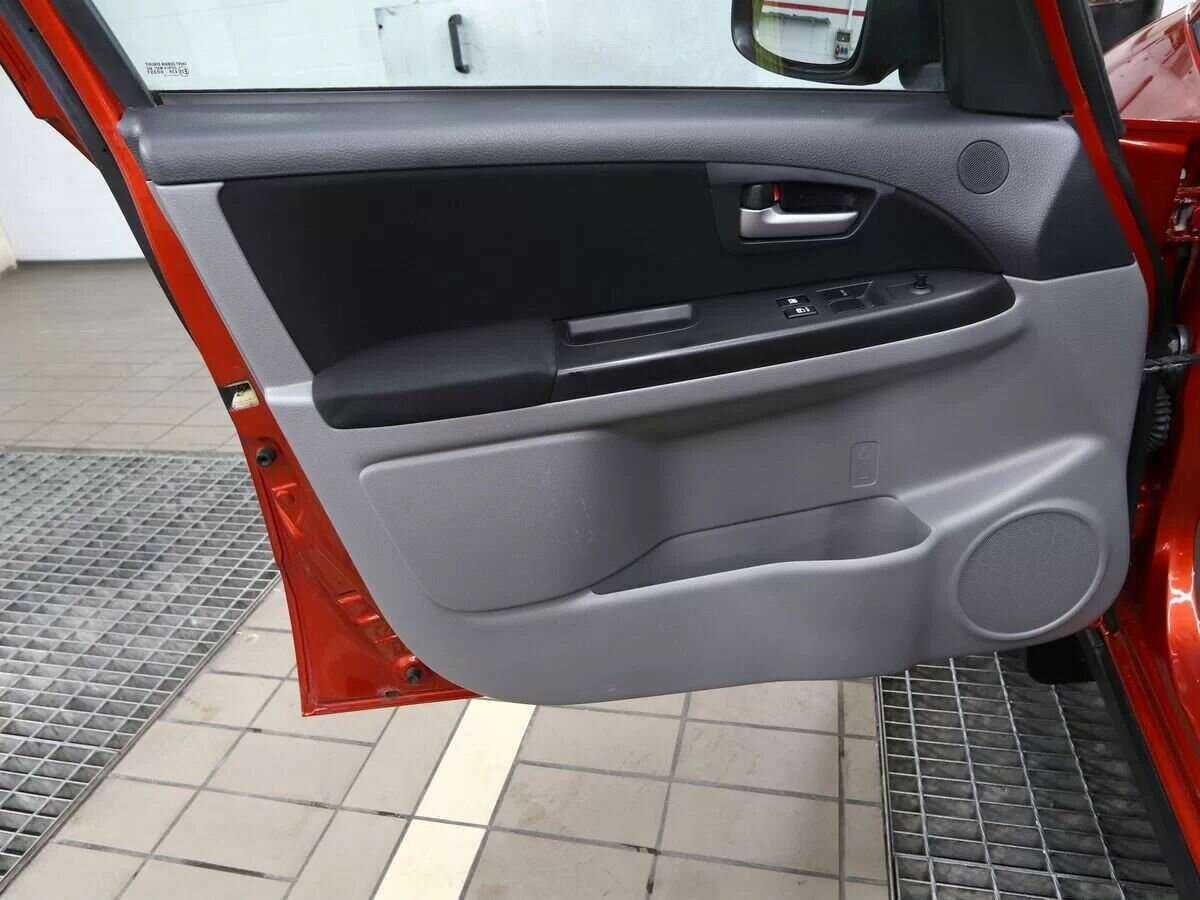 Suzuki SX4 с пробегом — 2013 год. Фото: #16