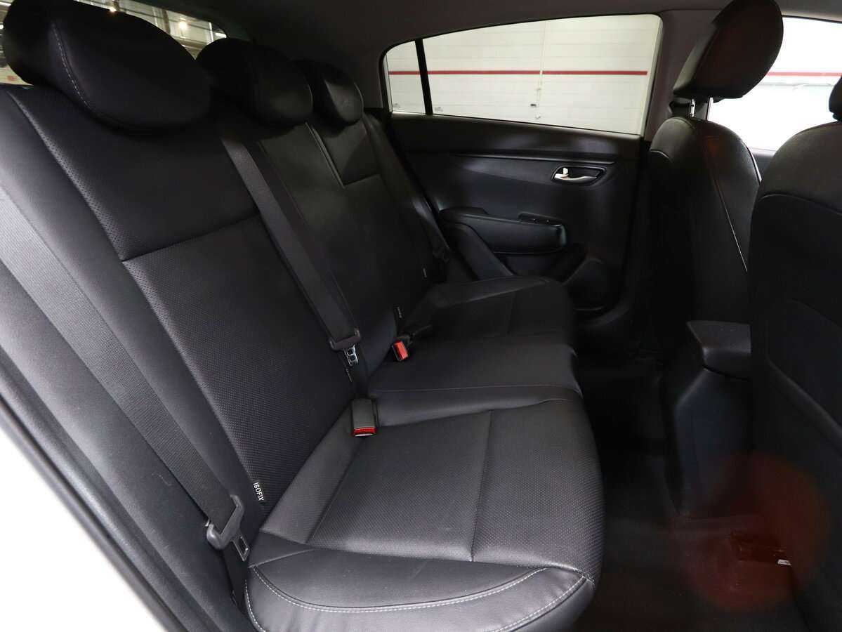 Kia Rio с пробегом — 2018 год. Фото: #10