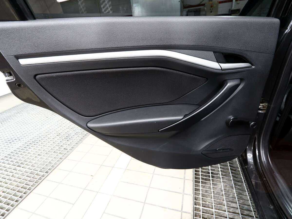 Lada (ВАЗ) Vesta с пробегом — 2015 год. Фото: #10