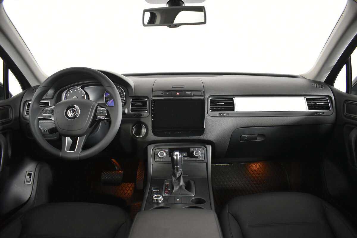 Volkswagen Touareg с пробегом — 2013 год. Фото: #14