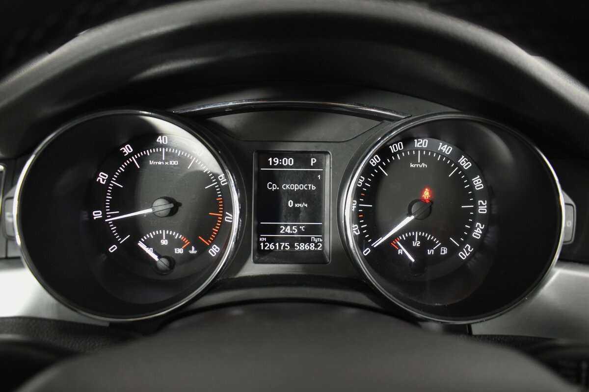 Skoda Superb с пробегом — 2015 год. Фото: #4