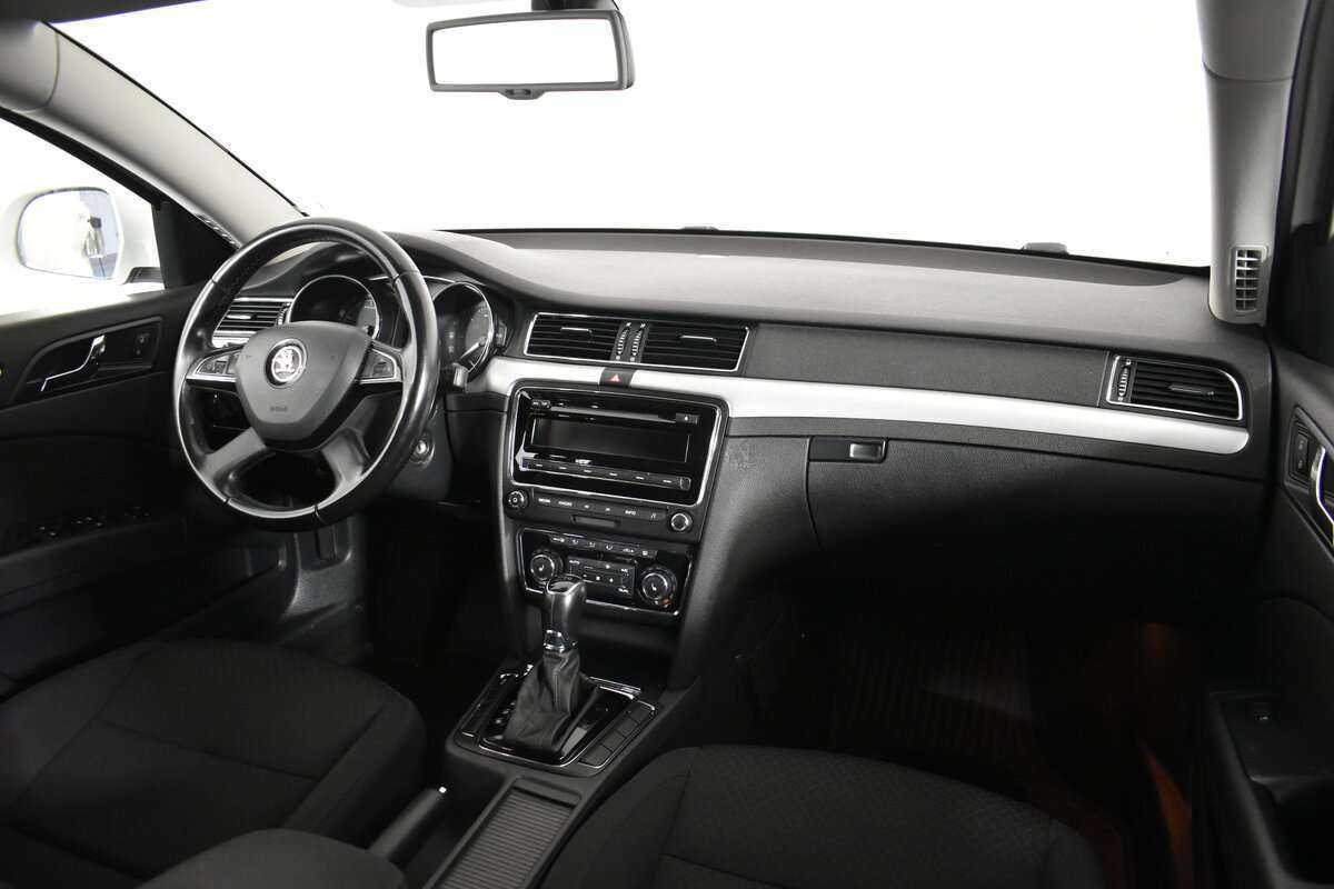Skoda Superb с пробегом — 2015 год. Фото: #7