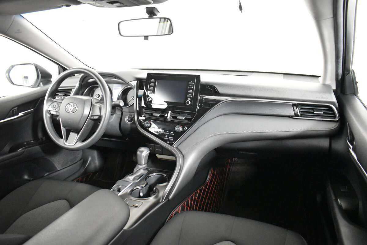 Toyota Camry с пробегом — 2021 год. Фото: #9