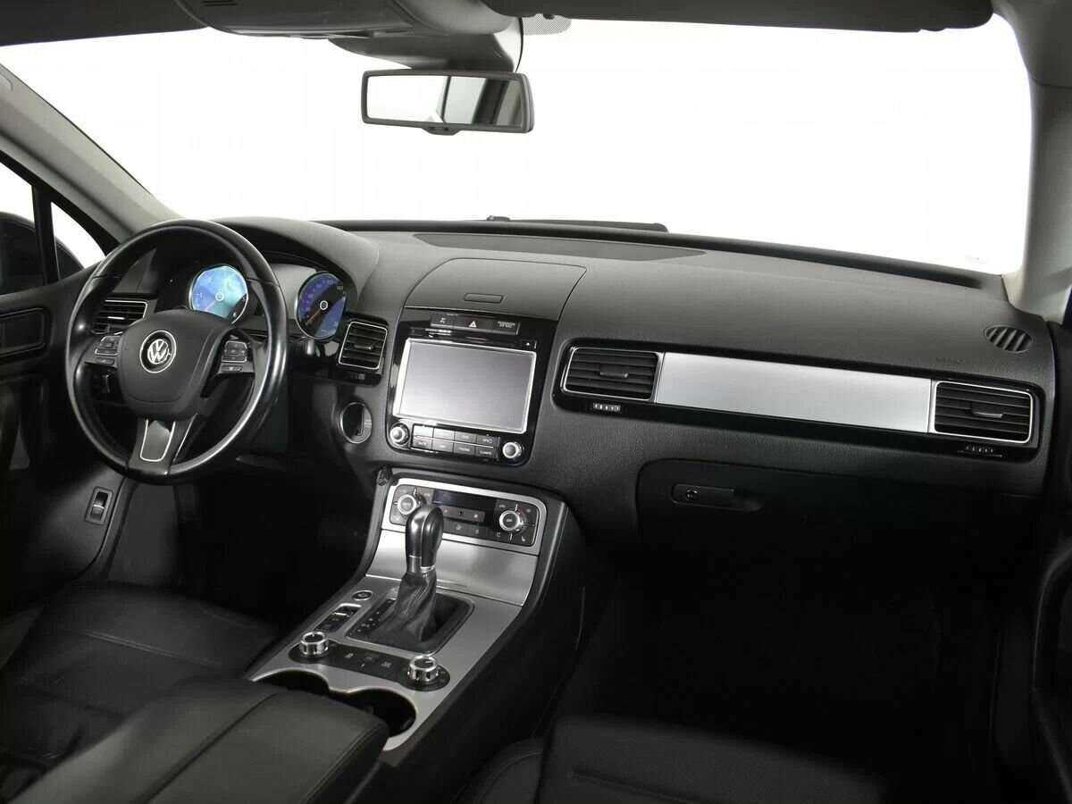 Volkswagen Touareg с пробегом — 2014 год. Фото: #9