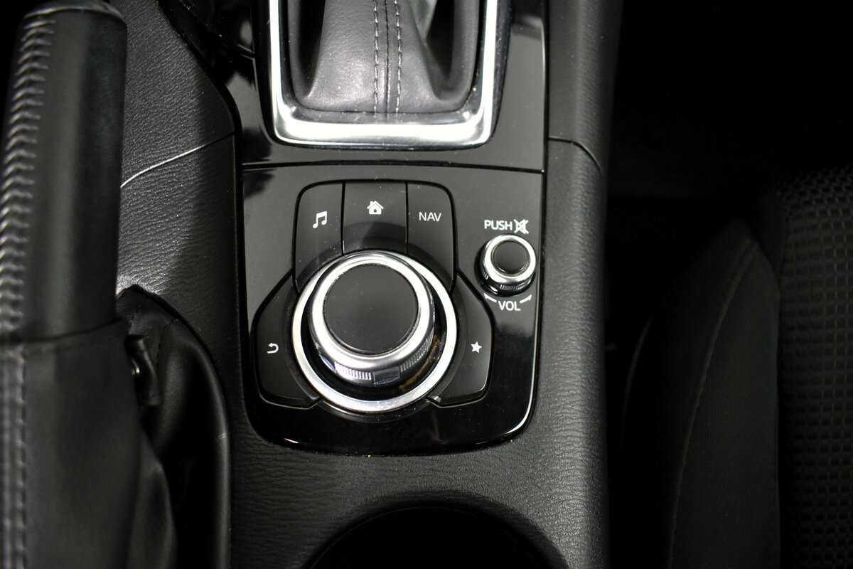 Mazda 3 с пробегом — 2017 год. Фото: #15