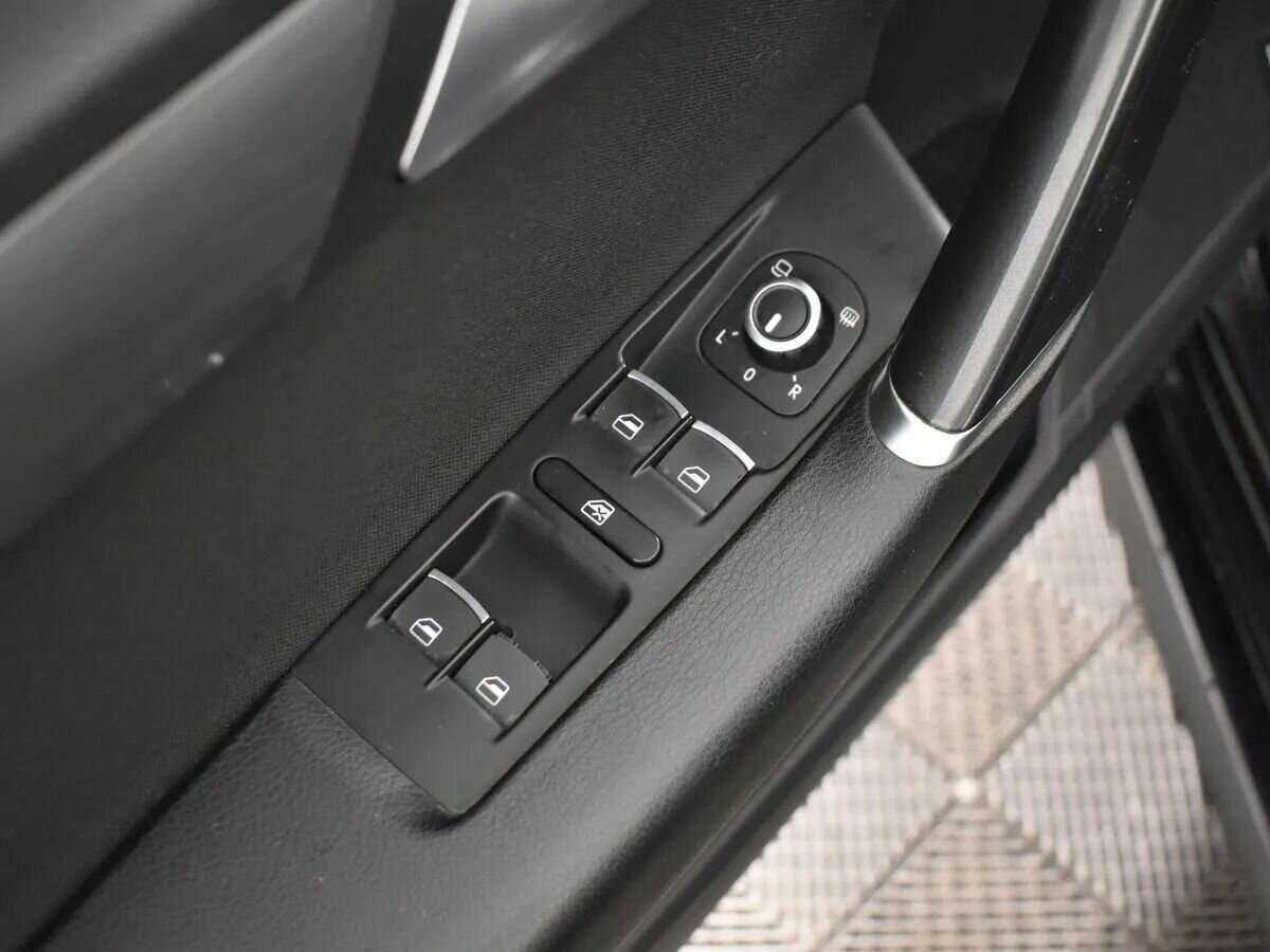 Volkswagen Passat с пробегом — 2014 год. Фото: #10