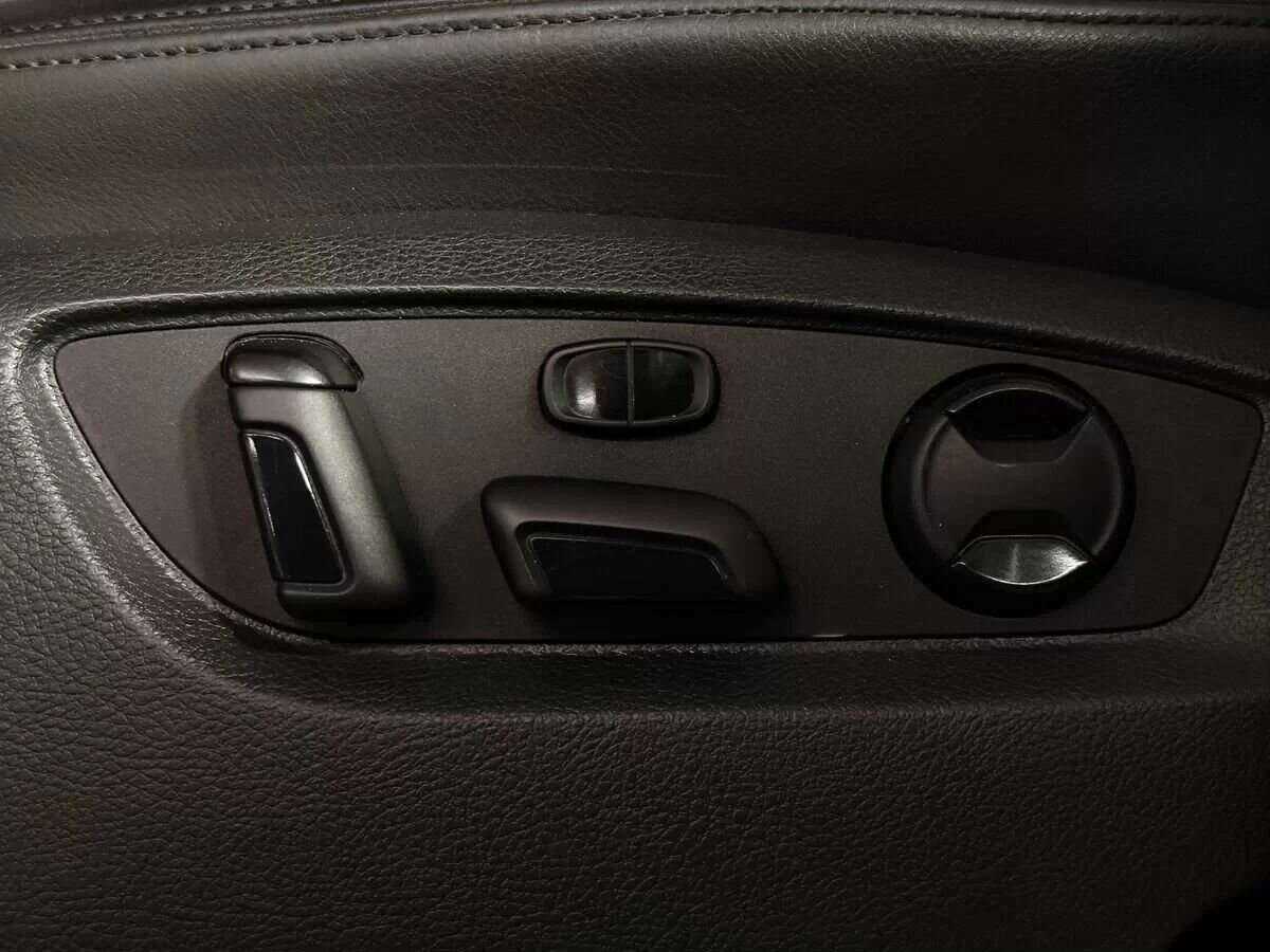 Volkswagen Touareg с пробегом — 2014 год. Фото: #19