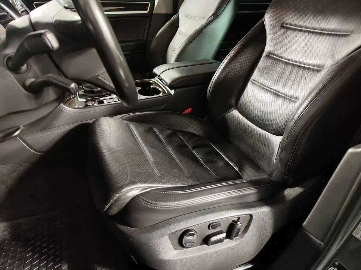 Volkswagen Touareg с пробегом — 2014 год. Фото: #22