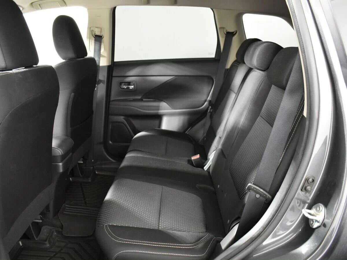Mitsubishi Outlander с пробегом — 2019 год. Фото: #17