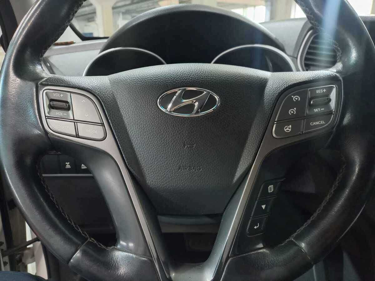 Hyundai Santa Fe с пробегом — 2013 год. Фото: #11