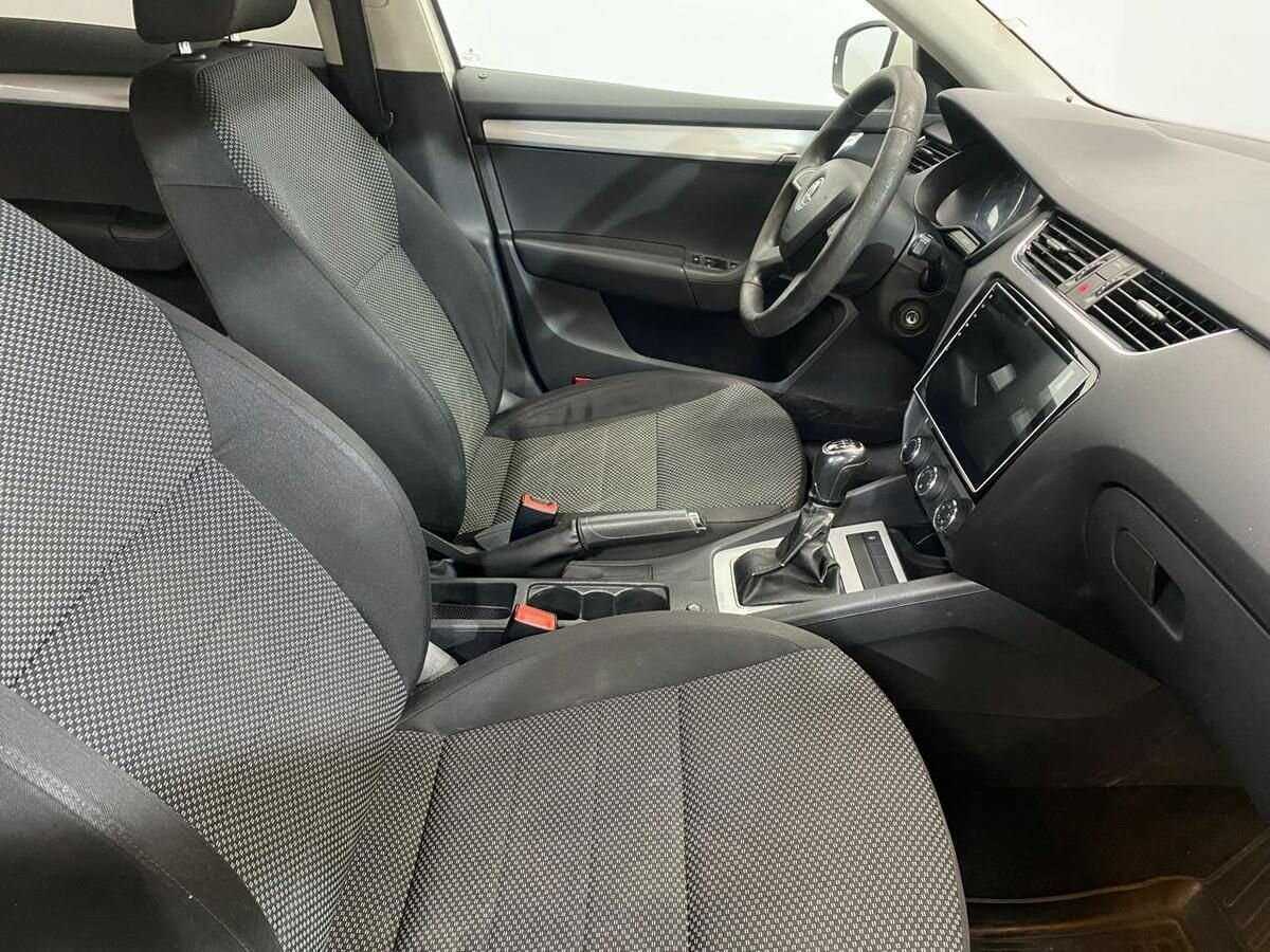 Skoda Octavia с пробегом — 2013 год. Фото: #9