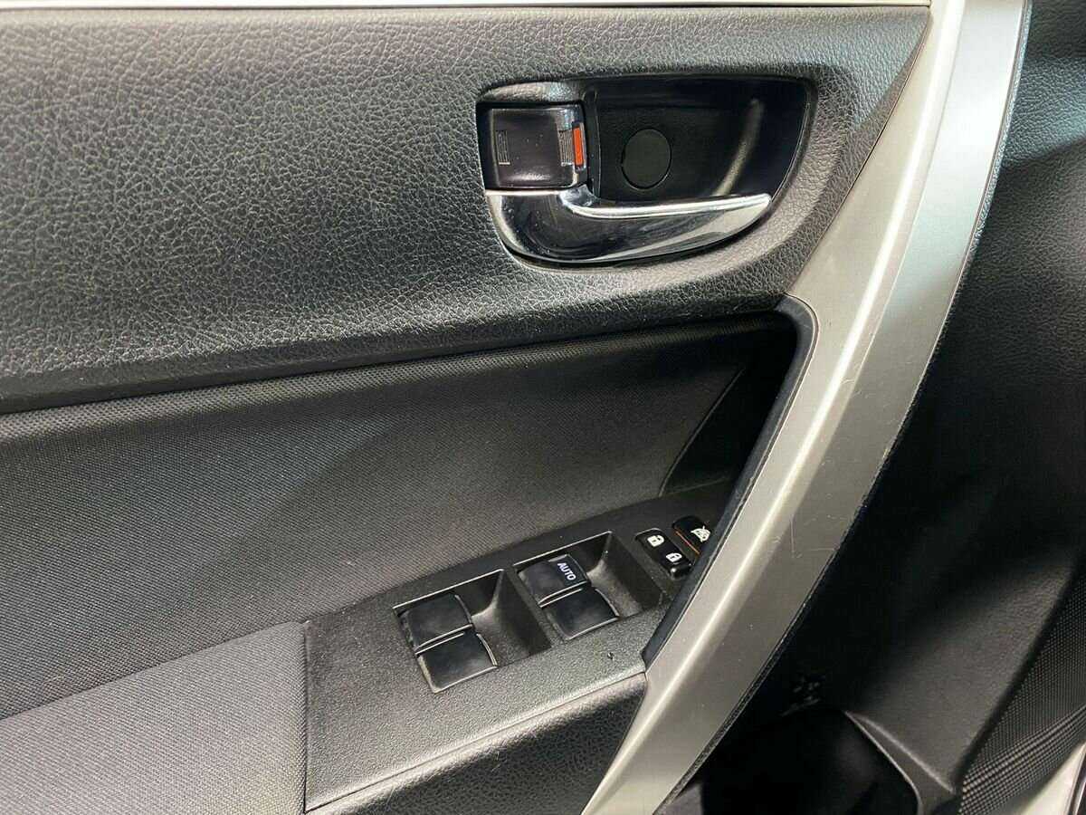 Toyota Corolla с пробегом — 2014 год. Фото: #15