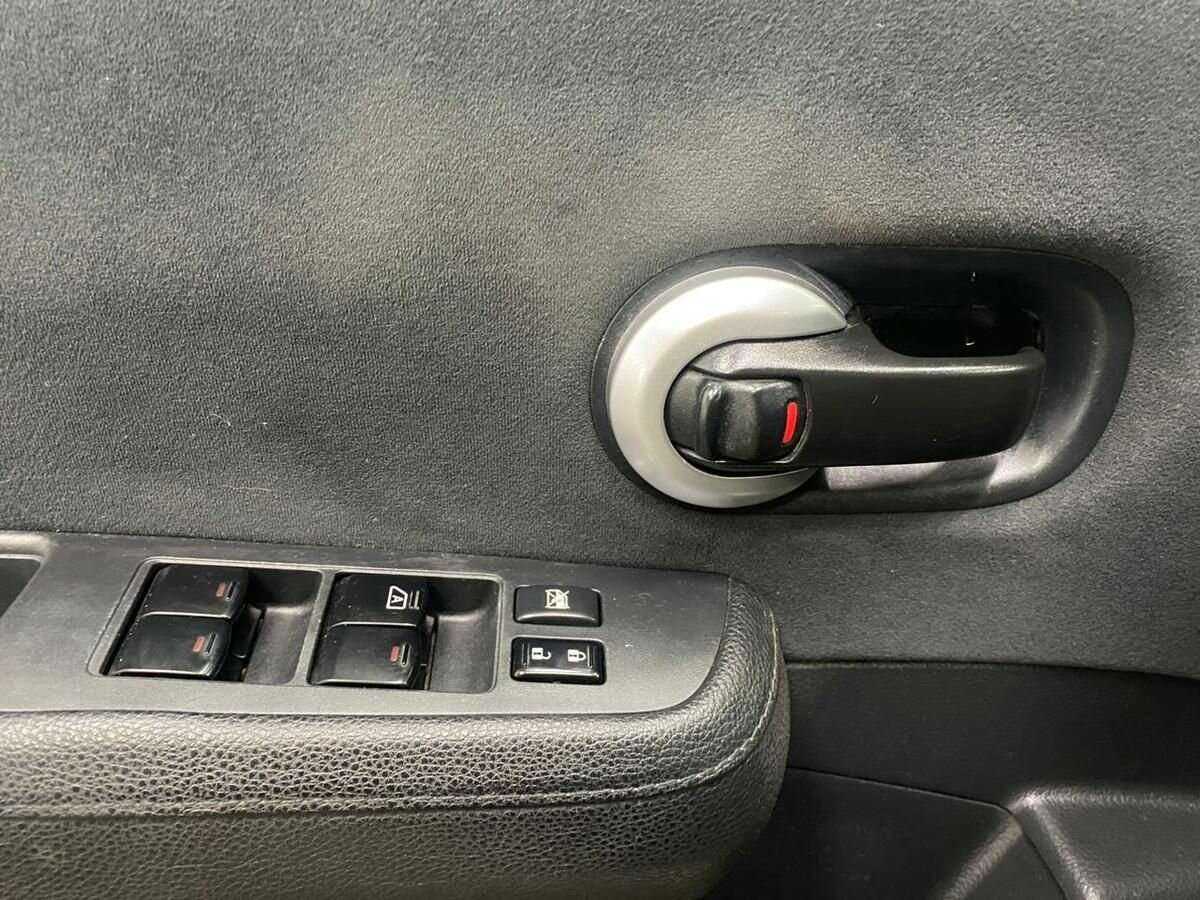 Nissan Tiida с пробегом — 2013 год. Фото: #15