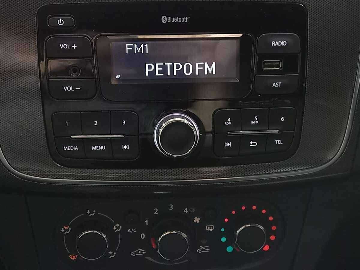 Renault Sandero с пробегом — 2021 год. Фото: #12