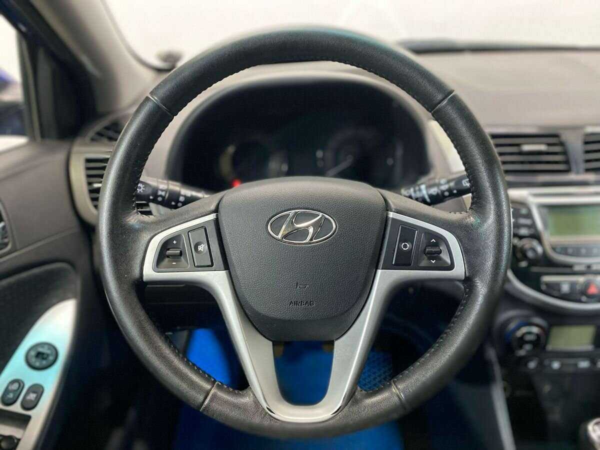 Hyundai Solaris с пробегом — 2012 год. Фото: #11