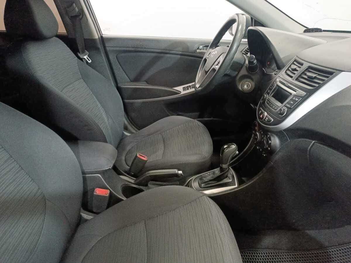 Hyundai Solaris с пробегом — 2016 год. Фото: #9