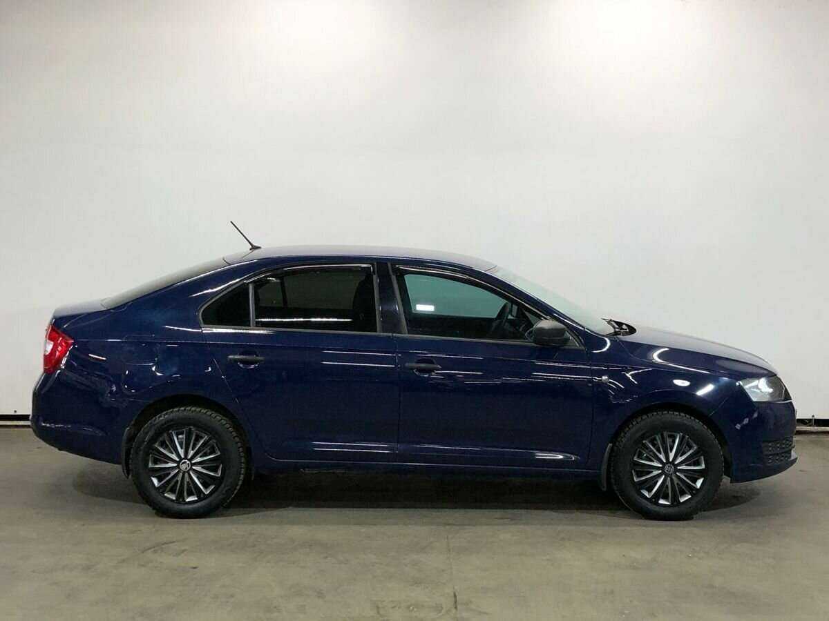 Skoda Rapid с пробегом — 2015 год. Фото: #3