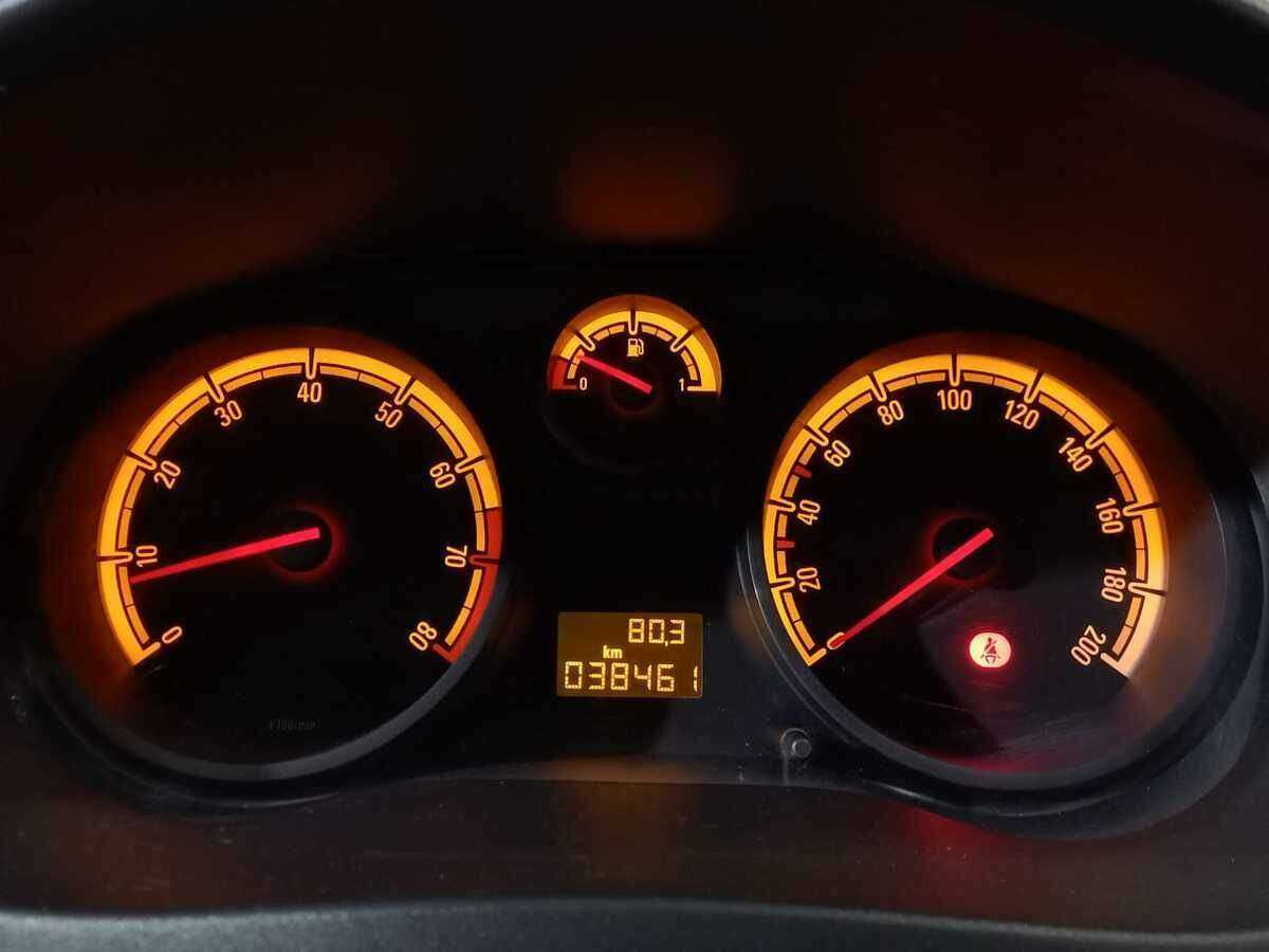 Opel Corsa с пробегом — 2012 год. Фото: #11